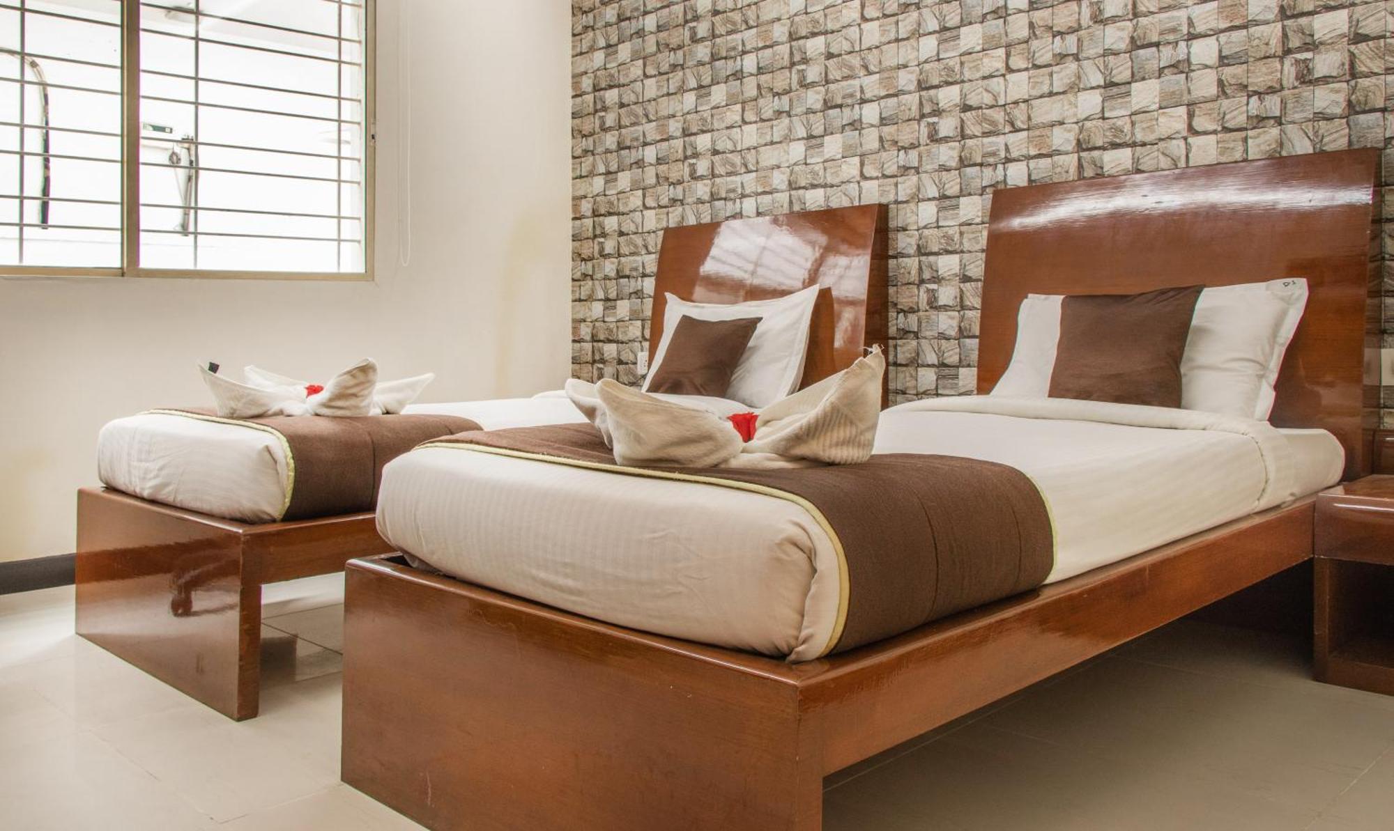 Athasri Hotel Infantry Road บังกาลอร์ ภายนอก รูปภาพ