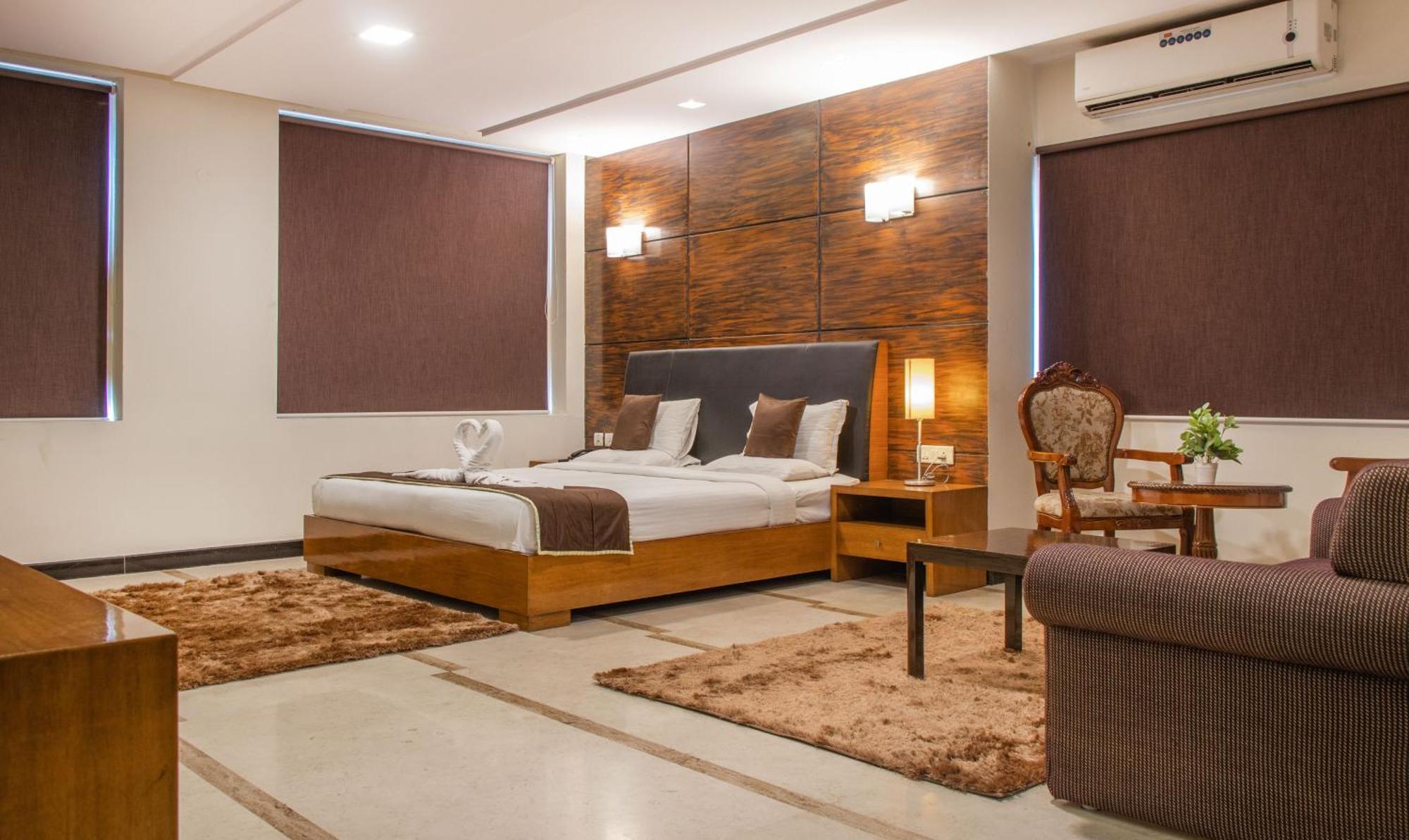 Athasri Hotel Infantry Road บังกาลอร์ ภายนอก รูปภาพ